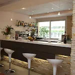 Plaza Ξενοδοχείο 4*