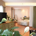Ξενοδοχείο Plaza 4*