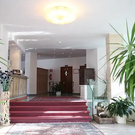 Отель Plaza 4*
