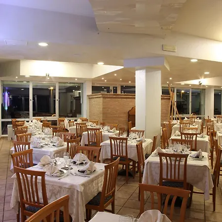 Plaza 4*