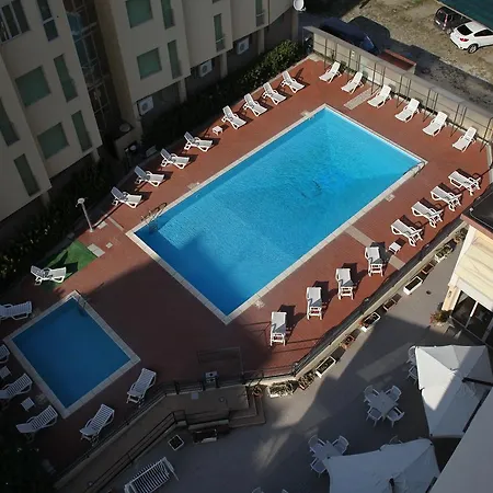 Plaza Hotel 4*
