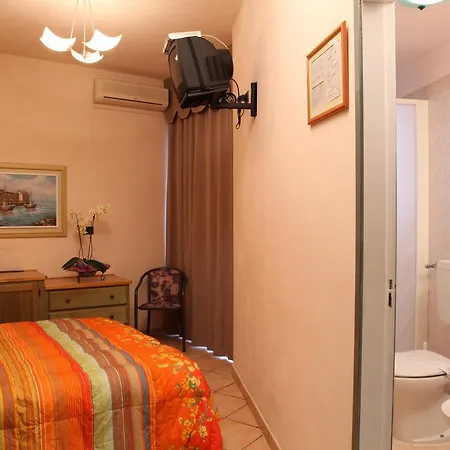 Hotel Plaza 4*