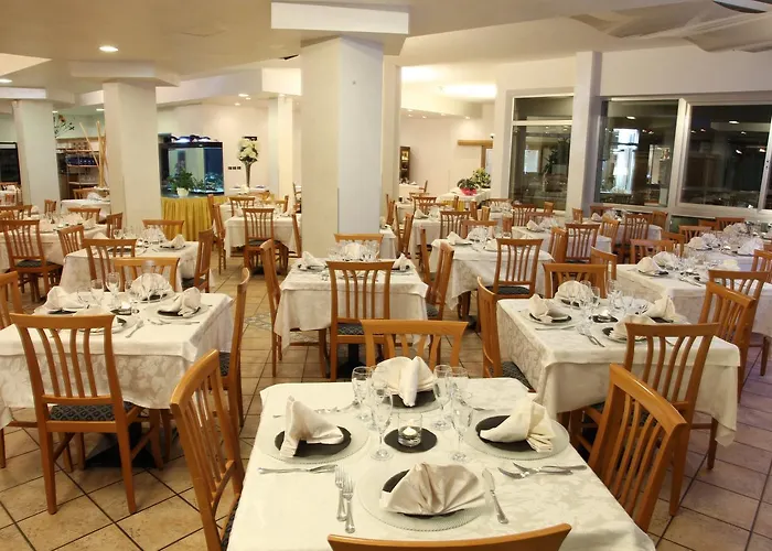 Plaza فندق ليدو ديلي ايستينسي