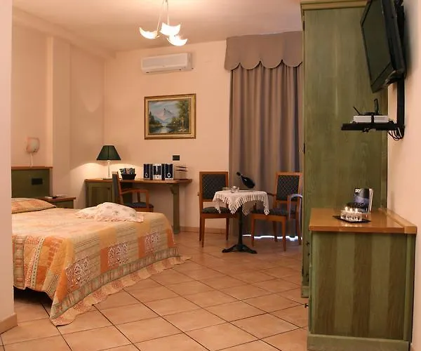 Plaza Llido Degli Estensi