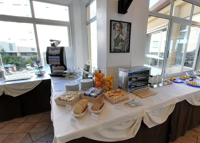 Plaza Llido Degli Estensi