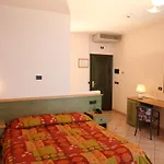 Plaza Hotel 4*