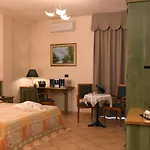 Plaza Hotel 4*