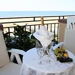 Plaza Llido Degli Estensi
