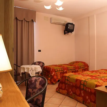 Plaza 리도 델리 에스텐시