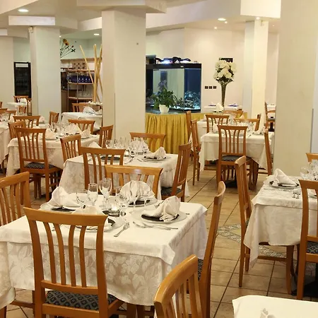 Hotel Plaza Llido Degli Estensi