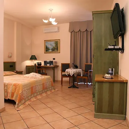 Plaza Llido Degli Estensi