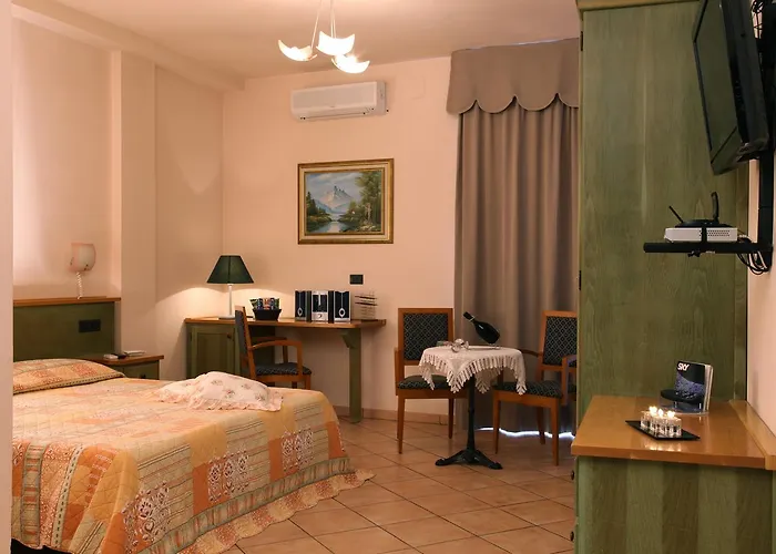 Plaza Ξενοδοχείο 4*