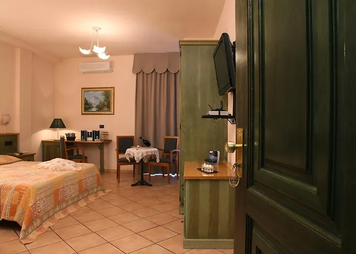 Ξενοδοχείο Plaza 4*